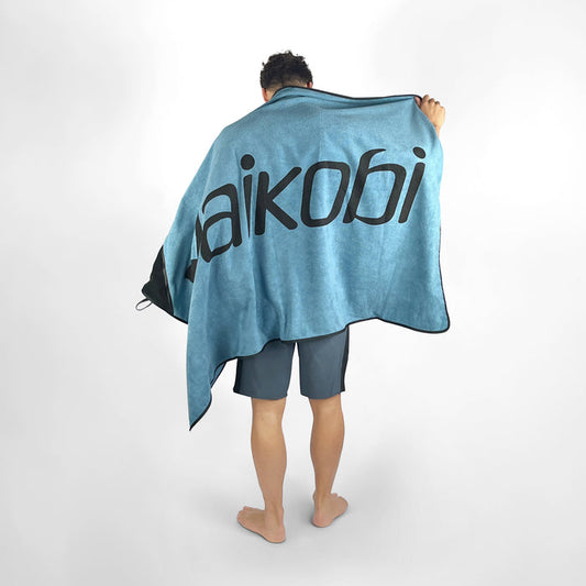 Beach Towel with Zip Pocket - Ocean Blue