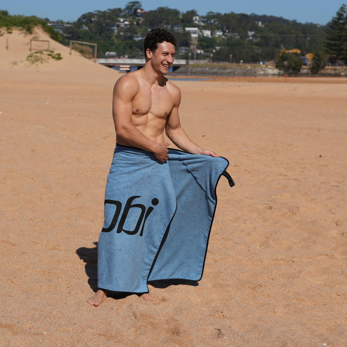 Beach Towel with Zip Pocket - Ocean Blue