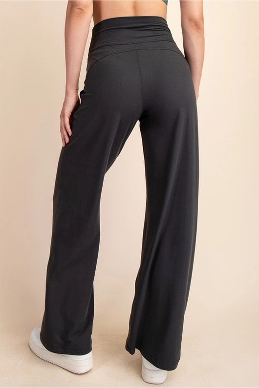 New Rae Mode Black V-Waist Butter Activewear Pant